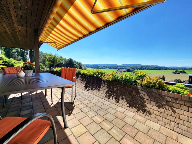 Wohneigentum mit Alpenblick und Weitsicht, direkt am Waldrand