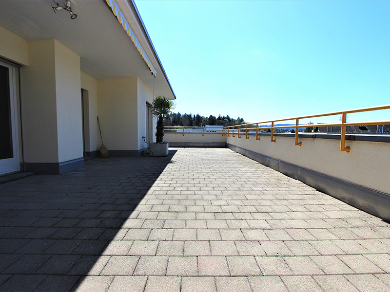 Sonnenverwöhnt in Rütihof bei Baden - 3.5-Zimmer Attikawohnung mit 66 m2 Terrasse und Bastelraum